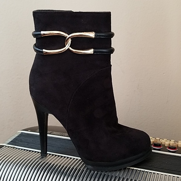 Cape Robbin Shoes - SEXY CAPE ROBBIN BLK FAUX SUEDE ANKLE BOOTIE